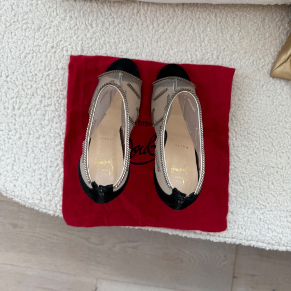 Christian Louboutin, Size 42, Mesh Chain Accents Pump - Picture 7 of 8